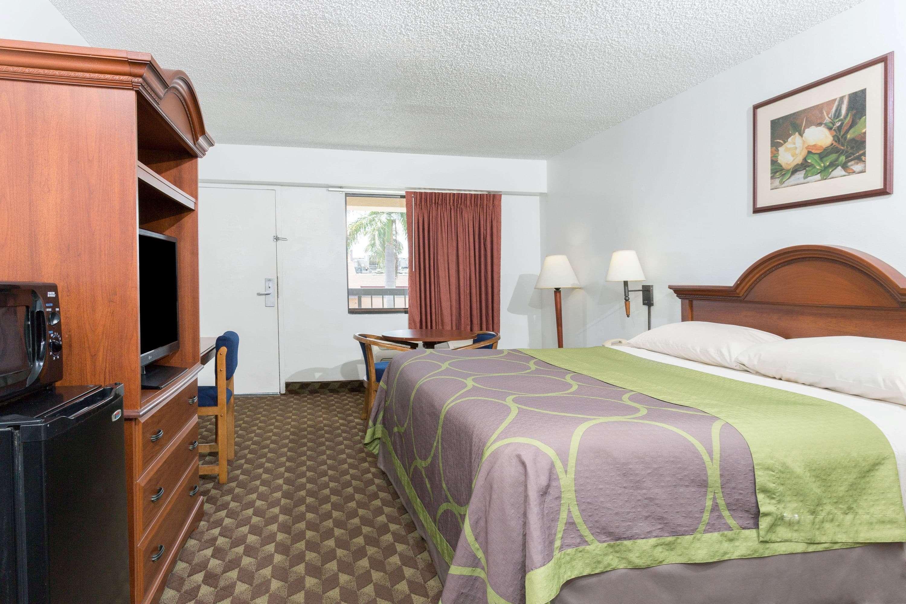 Super 8 By Wyndham Riviera Beach West Palm Beach Exterior photo