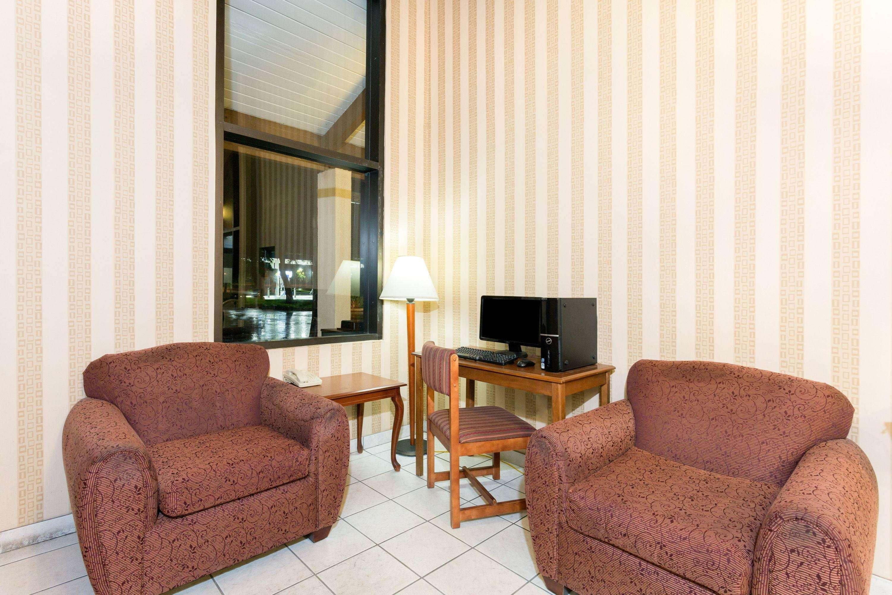 Super 8 By Wyndham Riviera Beach West Palm Beach Exterior photo